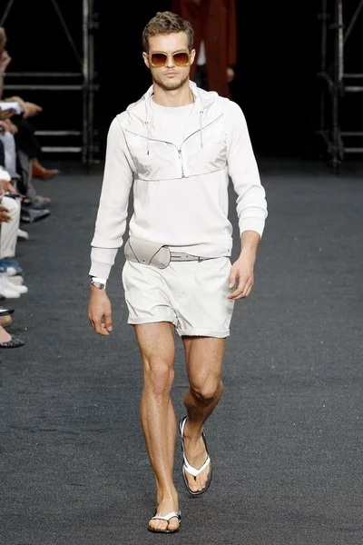 Look 7